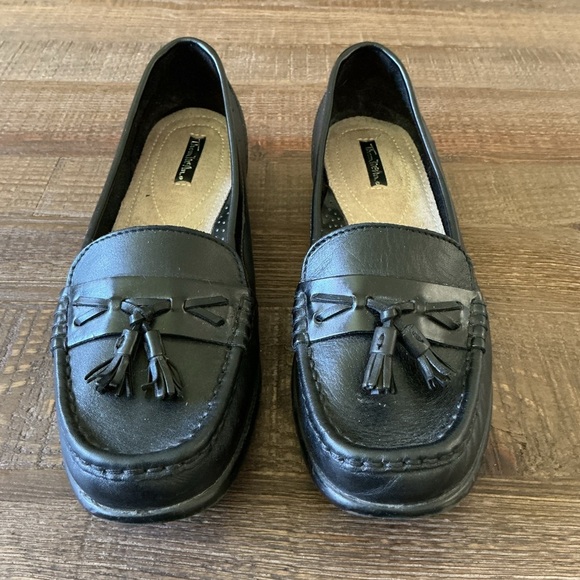 Tom McCan Black Tassel Loafers - Picture 1 of 7